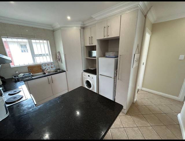 2 BEDROOM APARTMENT FOR SALE IN JEFFREYS BAY CENTRAL